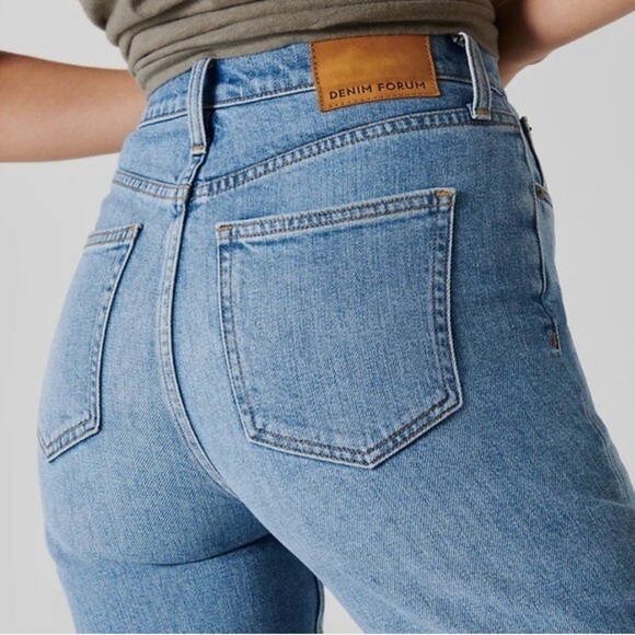 Aritzia Denim Forum blue frayed hem Arlo High Rise Straight jeans - 25 W 28 L - Picture 6 of 10